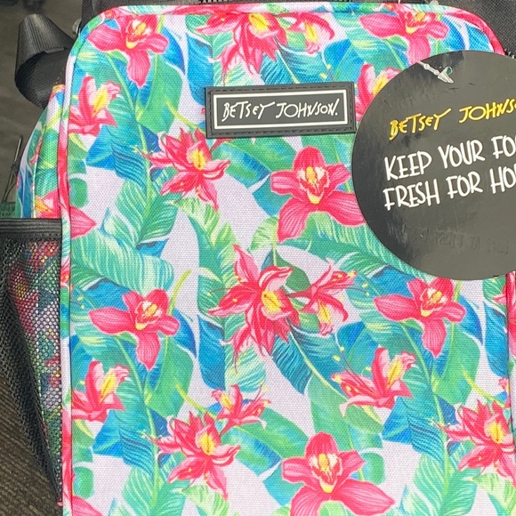 🆕🌸Betsey Johnson Lunch Tote, “Floral”. - Picture 6 of 9